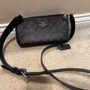 Coach crossbody double zipper with removable strap. Never used, like new.